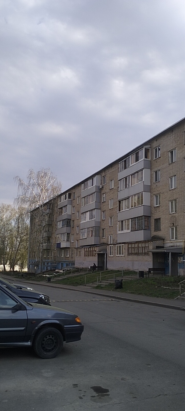 Продаю 2х-комнатную квартиру по адресу С-30a, площадью 43/ 29 /6 кв.м., балкон 3 м., 5/5 этаж.
Квартира тёплая и светлая.
Везде пластиковые окна, новая входная дверь. Санузел раздельный, поменяны трубы, стояк, счётчики.
Квартира пустая,ключи в день сделки! Документы готовы, без опеки и обременений.
